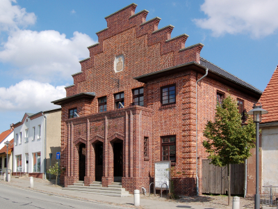 simone-grams-rathaus-garz